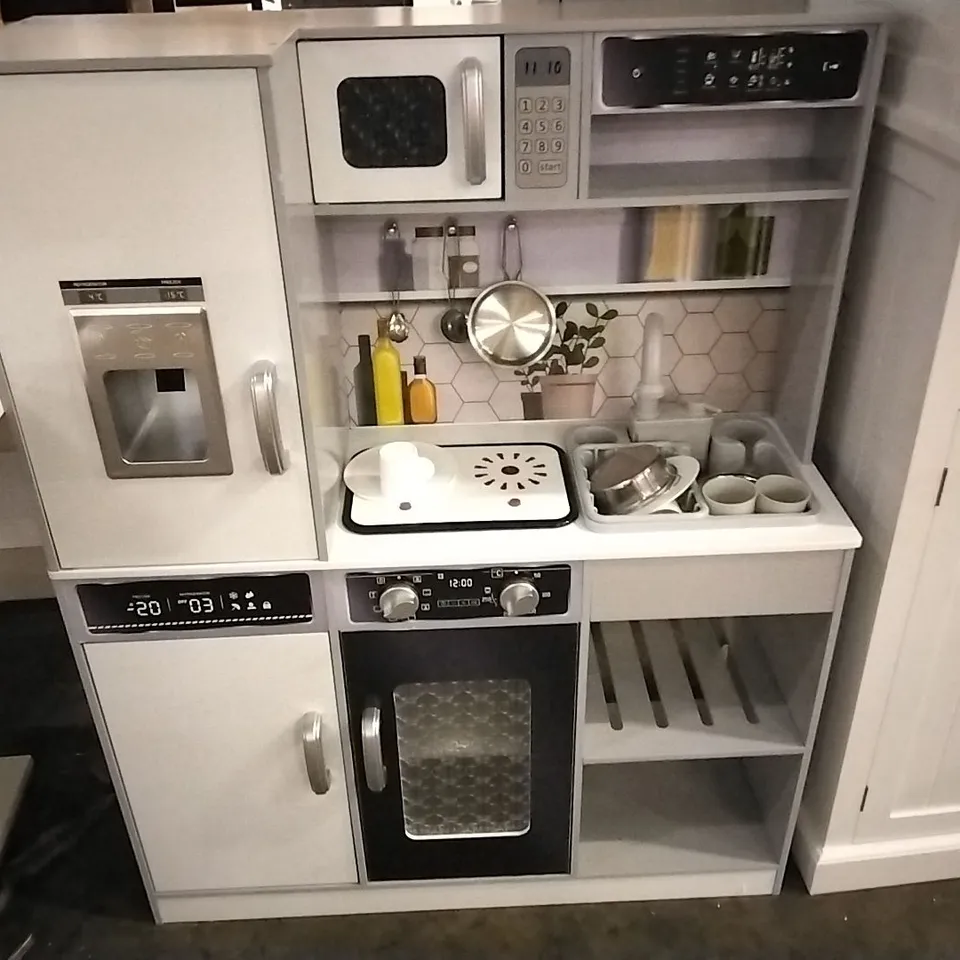 RONEISHA KIDS KITCHEN SET