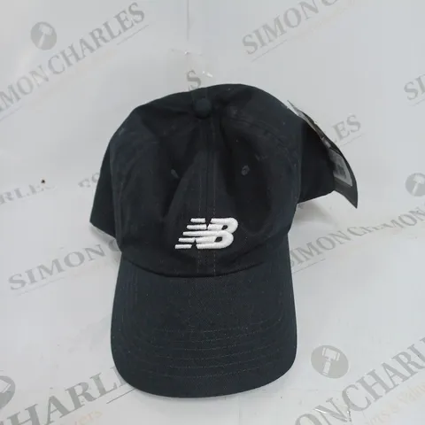 NEW BALANCE BLACK 6 PANEL CURVED BRIM CLASSIC HAT 