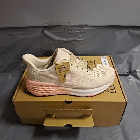 BOXED PAIR OF SAFETY JOGGER CUSHIONING TRAINERS IN BEIGE/PINK SIZE UK 7