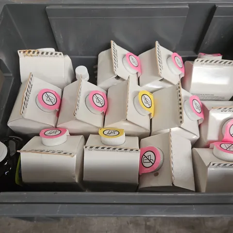 APPROXIMATELY 10 ASSORTED HOUSEHOLD LIQUID PRODUCTS TO INCLUDE - WASHING UP LIQUID , FABRIC CONDITIONER , ETC  