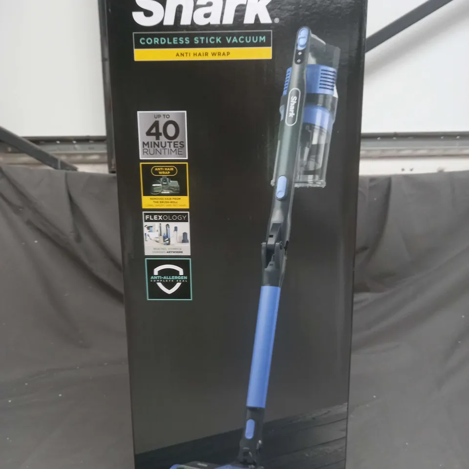BOXED SHARK CORDLESS STICK VACUUM 