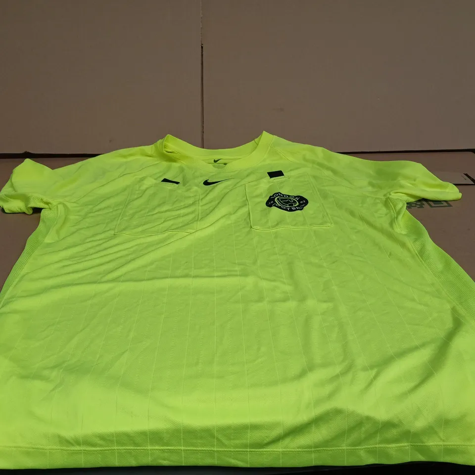 NIKE DRI FIT SLIM FIT XXL LONDON FOOTBALL 1882 MENS SHIRT