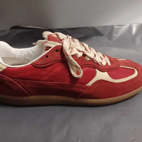 BOXED PAIR OF ALOHAS RIFE SHEEN RED LEATHER TRAINERS - UK 5