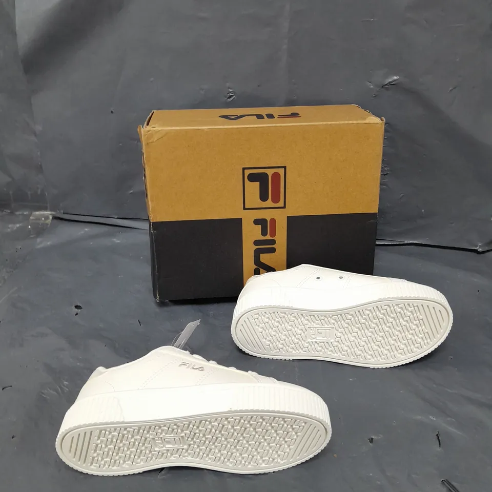 BOXED PAIR OF FILA PANACHE LOW TRAINER - WHITE - CHILDRENS 12 