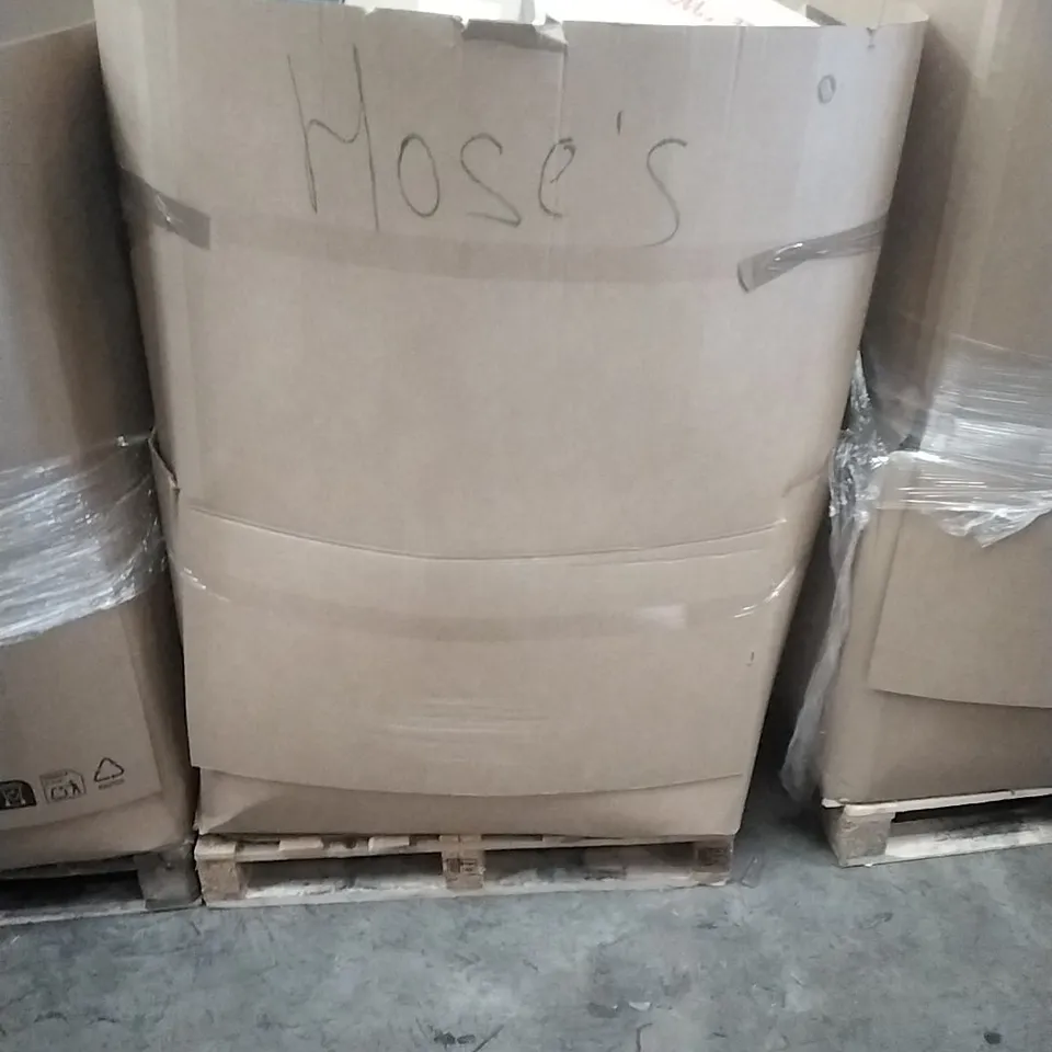 PALLET CONTAINING A LARGE QUANTITY OF; GARDEN HOSES
