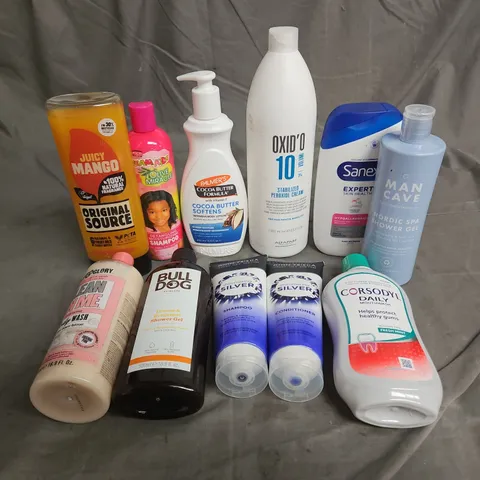 APPROXIMATELY 20 ASSORTED HEALTH & BEAUTY PRODUCTS TO INCLUDE - PALMER'S COCOA BUTTER - BULLDOG SHOWER GEL - JOHN FRIEDA SHAMPOO & CONDITIONER - ETC - COLLECTION ONLY