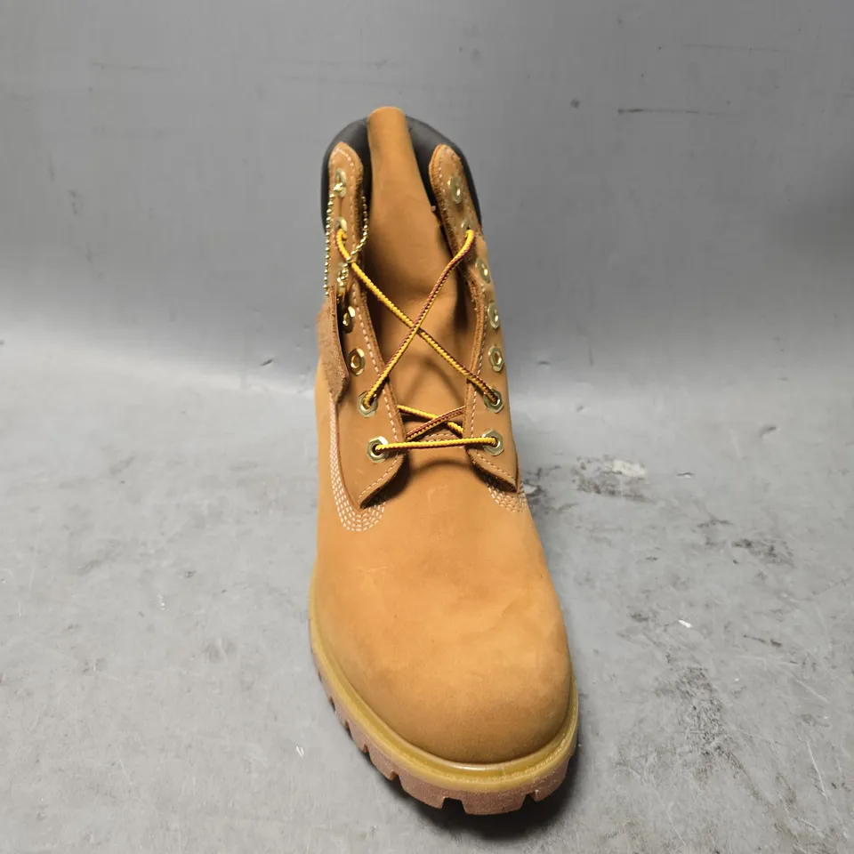 TIMBERLAND BOOTS IN TAN - 9 1/2W