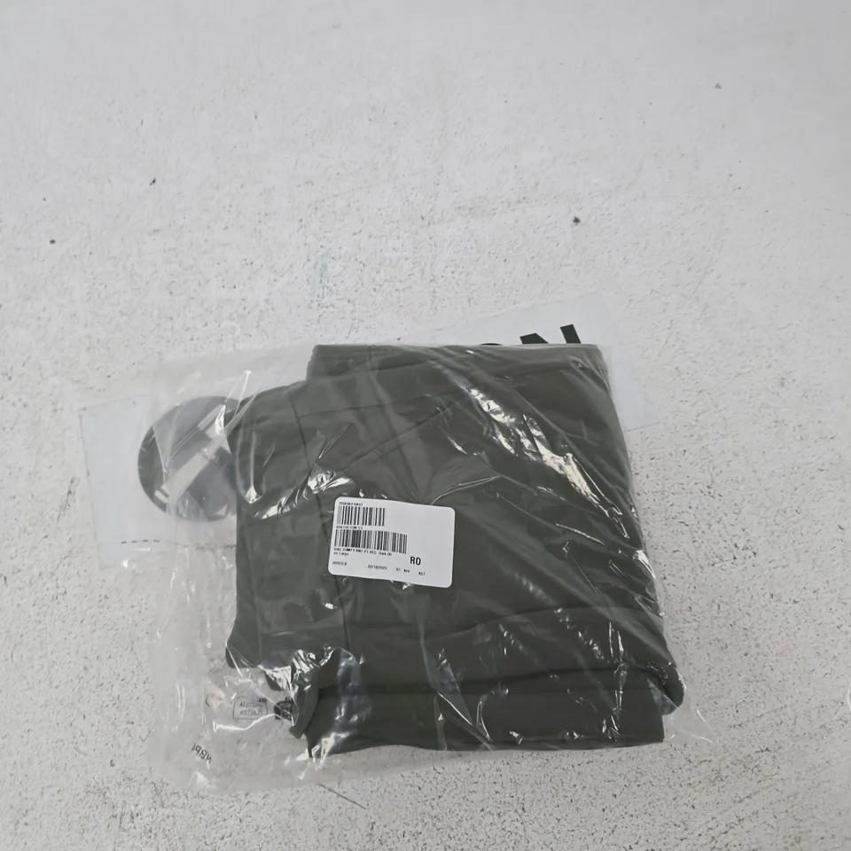 BOX OF APPROXIMATELY 20 ASSORTED CLOTHING ITEMS TO INCLUDE: D&C COMFY KNIT PANTS