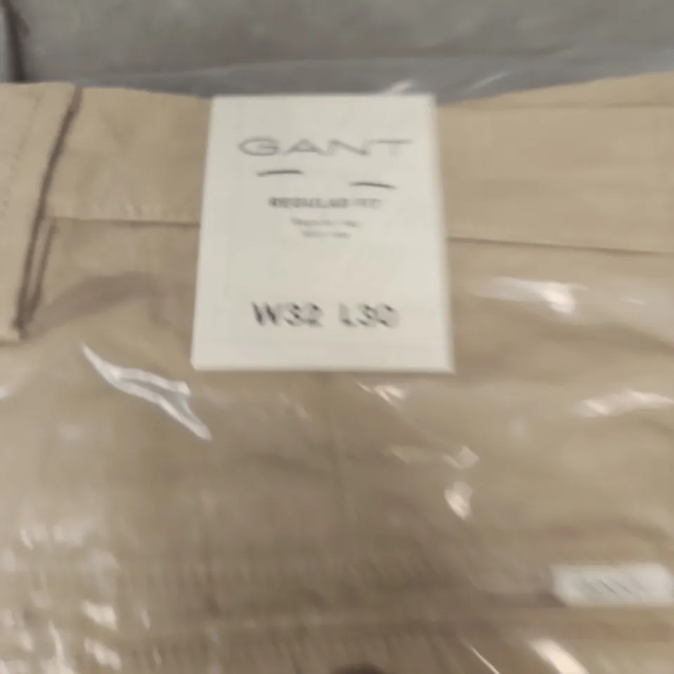 GANT REGULAR FIT CHINOS – KHAKI, UK 32 (W32 L30)