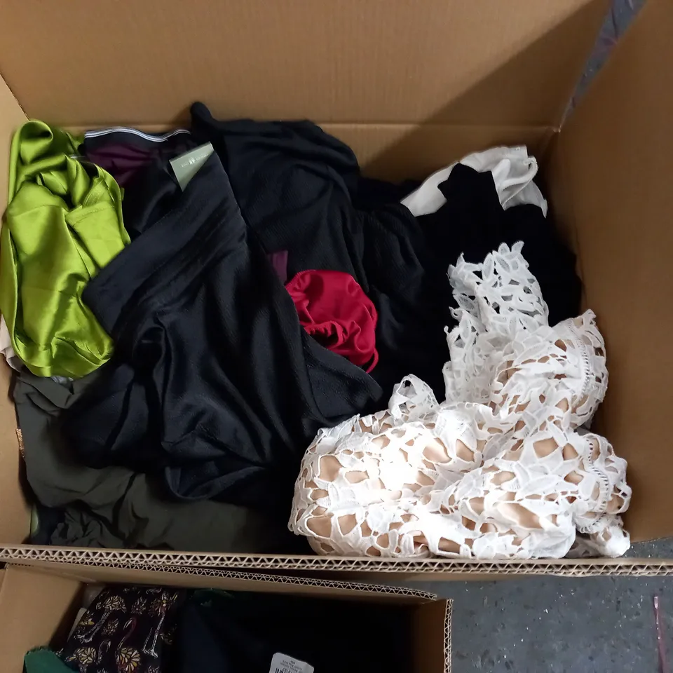 LARGE QUANTITY OF ASSORTED CLOTHING ITEMS TO INCLUDE M&D, PATTA AND STEVENSONS