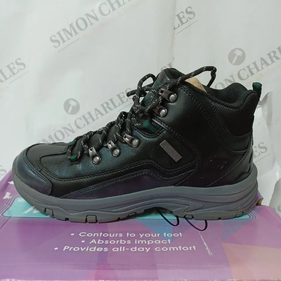 BOXED SKECHERS HIGH TOP LACE UP HIKER BOOTS, BLACK - SIZE 6.5