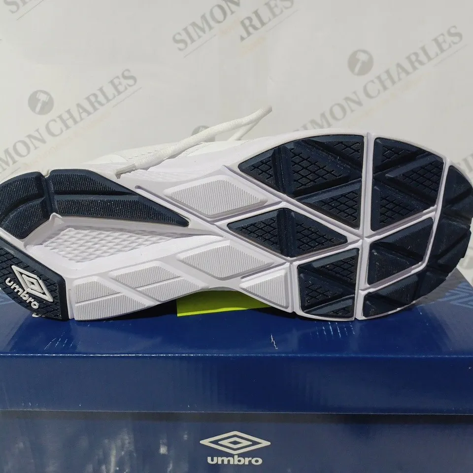 UMBRO MENS RISPONSA SHOES - UK 12 