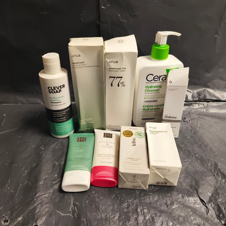 APPROXIMATEY 20 ASSORTED HEALTH AND BEAUTY PRODUCTS TO INCLUDE - CERAVE HYDRATING CLEANSER - LELIVE JELLY SPLASH CLEANSER - RITUALS HAND BALM - ETC