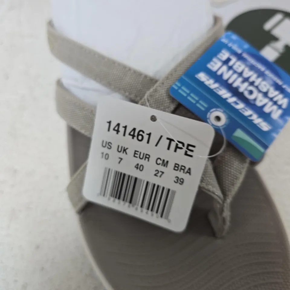 SKECHERS GOGA MAT SANDALS – WOMEN’S GREY STRAPPY SANDALS, UK 7 (US 10)