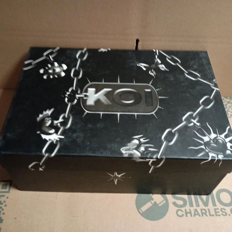 BOXED KOI GEHRMAN METAL CAP CHUNKY SHOES IN BLACK - UK 11