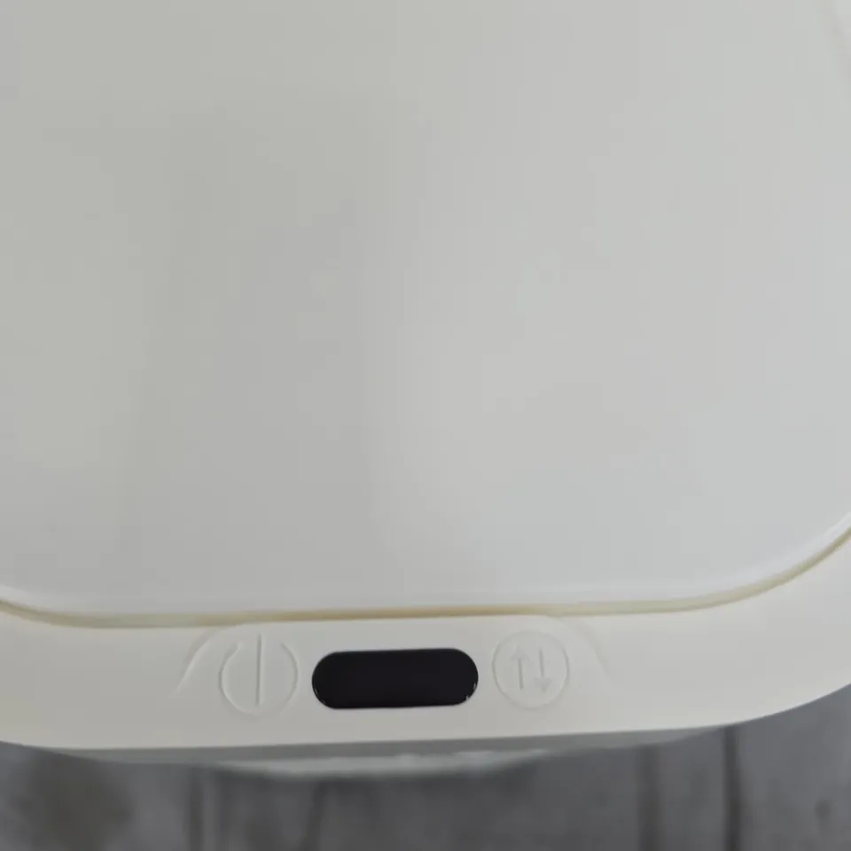 WHITE PLASTIC WASTE BIN WITH LIFT-TOP LID