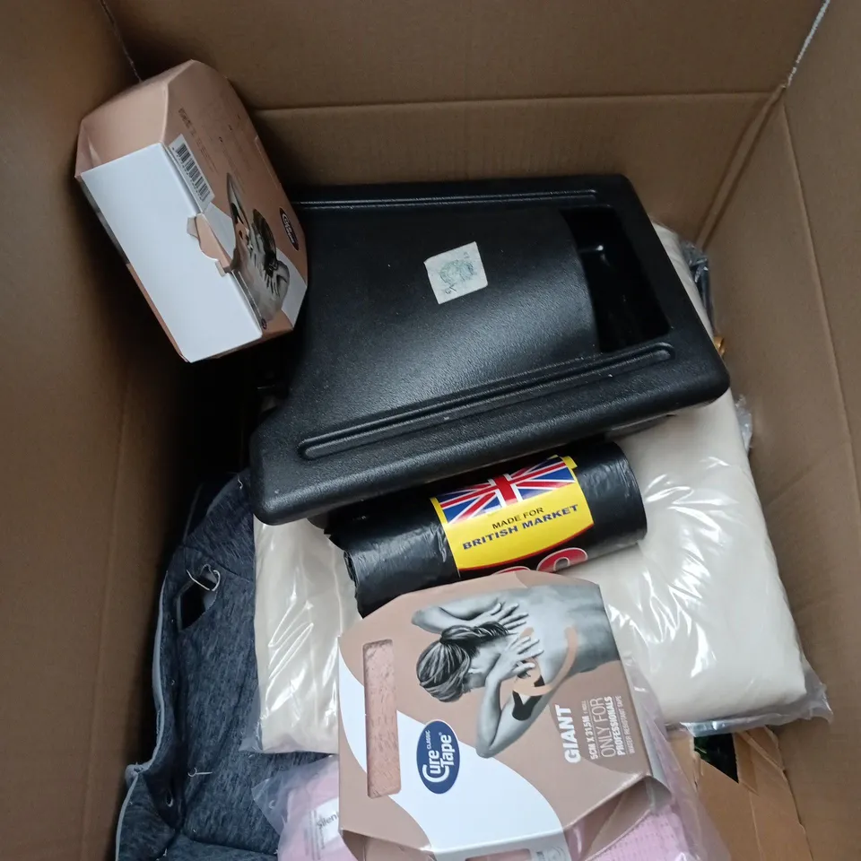 BOX OF APPROXIMATELY 20 ASSORTED ITEMS TO INCLUDE CURE TAPE GIANT, SILENT NIGHTS CELLULAR BLANKETS, HEAVY DUTY REFUSE SACKS ETC