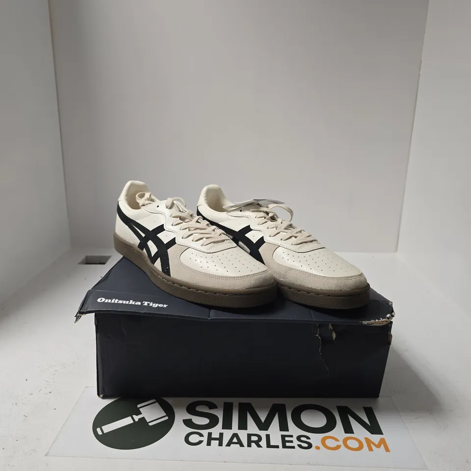 BOXED PAIR OF ONITSUKA TIGER CREAM / BLACK SHOES SIZE UK 12