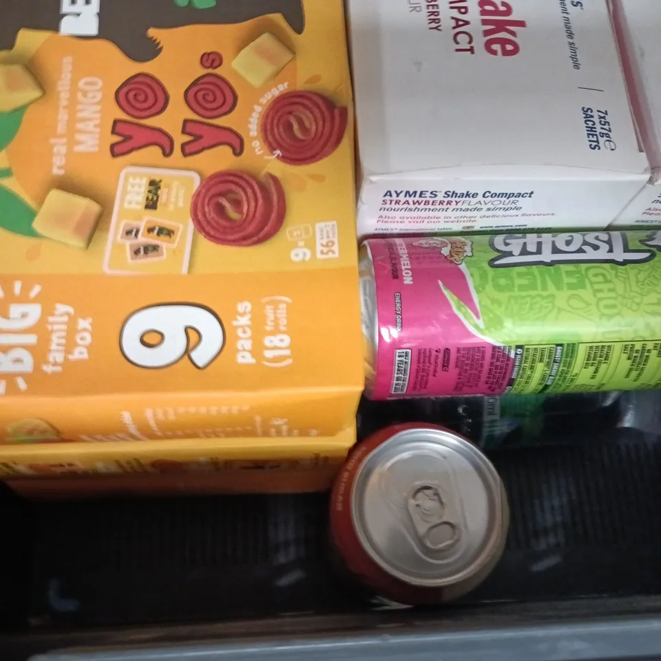 APPROXIMATELY 10 ASSORTED FOOD AND DRINK ITEMS TO INCLUDE SALAMI, KOMBUCHA, ETC