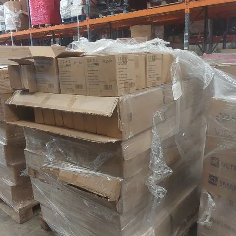 PALLET CONTAINING A VERY LARGE QUANTITY OF ENVIRONMENTALLY FRIENDLY DISPOSABLE WOODEN KNIFES