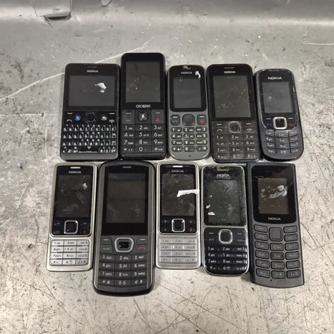 APPROXIMATELY 10 ASSORTED PHONES TO INCLUDE ALCATEL 3088X, NOKIA 210.4, ETC