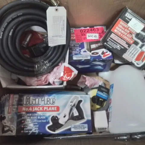 MIXED BOX OF TOOLS TO INCLUDE: COMPRESSION AIR HOSE, SHORT NOSE 150MM AIR HAMMER, NO.4 JACK PLANE ECT.