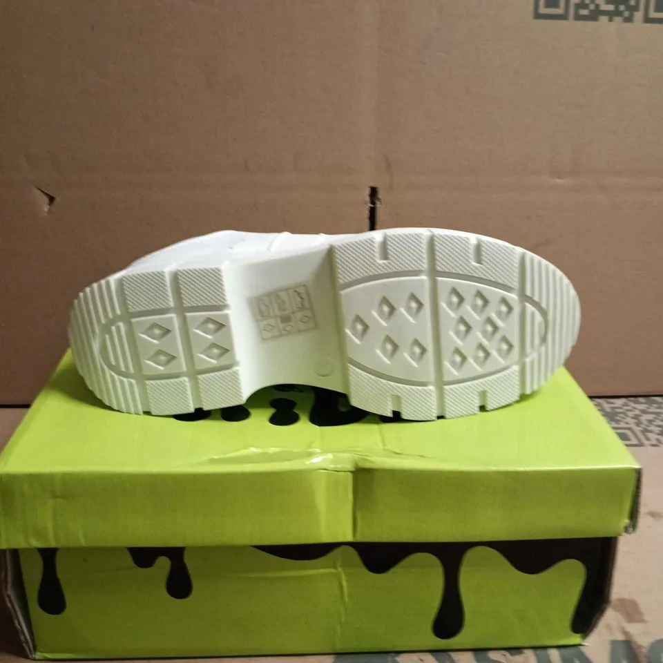 KOI KIDZ LIL RIMO CORE TRAINERS WHITE SIZE 2