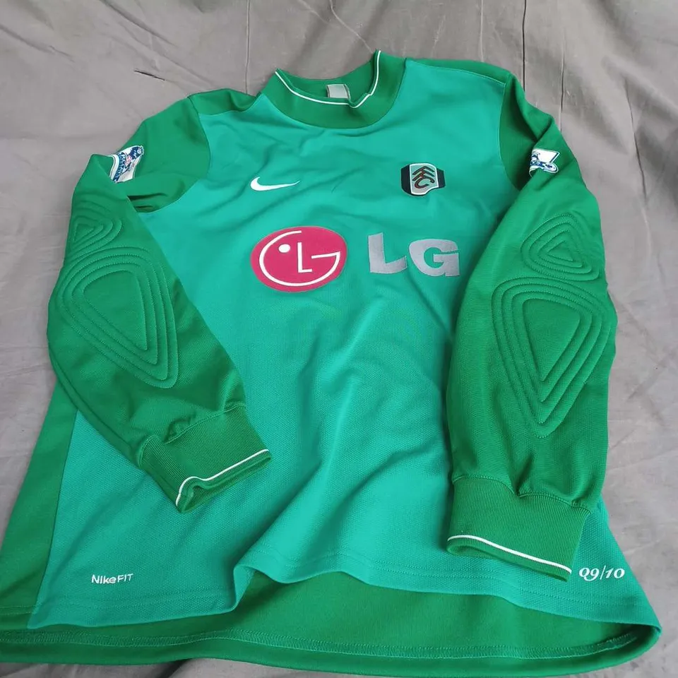 NIKE FIT DRY LONG SLEEVE SPORTS JERSEY IN GREEN SIZE M