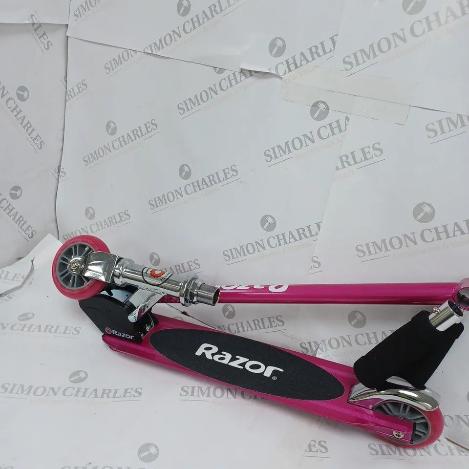 RAZOR SPORTS SCOOTER - PINK