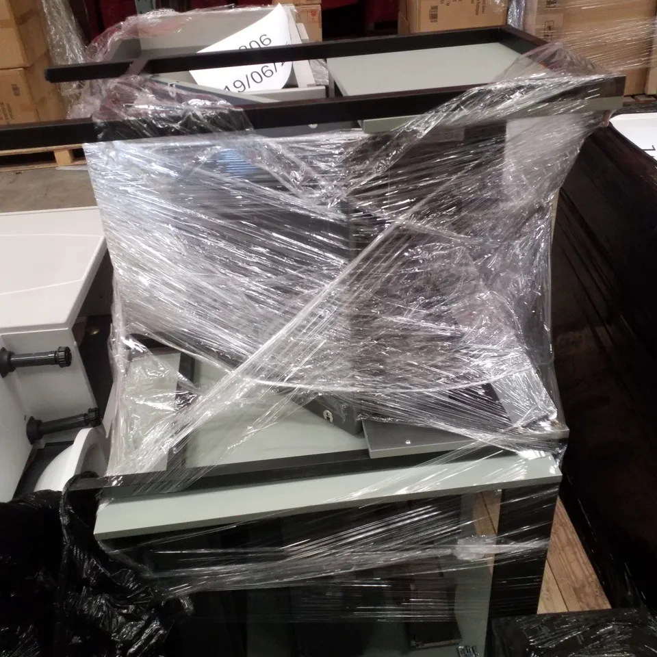 PALLET CONTAINING ASSORTED BATHROOM VANITY UNITS & BASINS 
