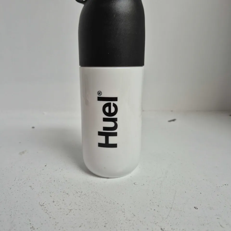 HUEL SHAKER BOTTLE – WHITE WITH BLACK CAP