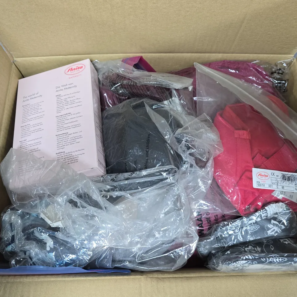 APPROXIMATELY 15 ASSORTED CLOTHING ITEMS IN VARIOUS COLOURS, SIZES, AND STYLES TO INCLUDE BRANDS SUCH AS ANITA, SLENDERELLA, GUY DE FRANCE, ETC