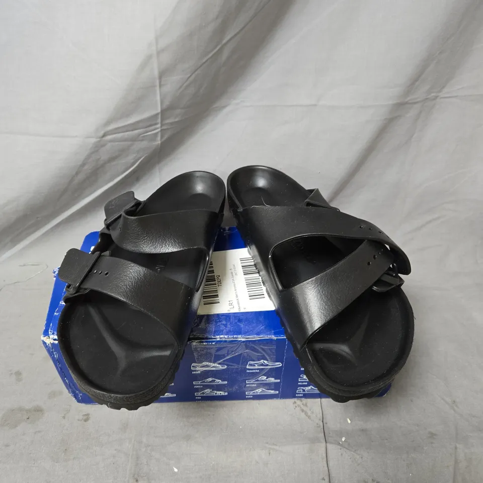 BIRKENSTOCK MEN'S ARIZONA EVA SANDAL - BLACK - SIZE 7.5