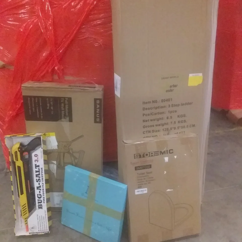 PALLET OF ASSORTED ITEMS INCLUDING BUGASALT GUN, TV WALL MOUNT, TOILET SEAT, 3 STEP STEPLADDER