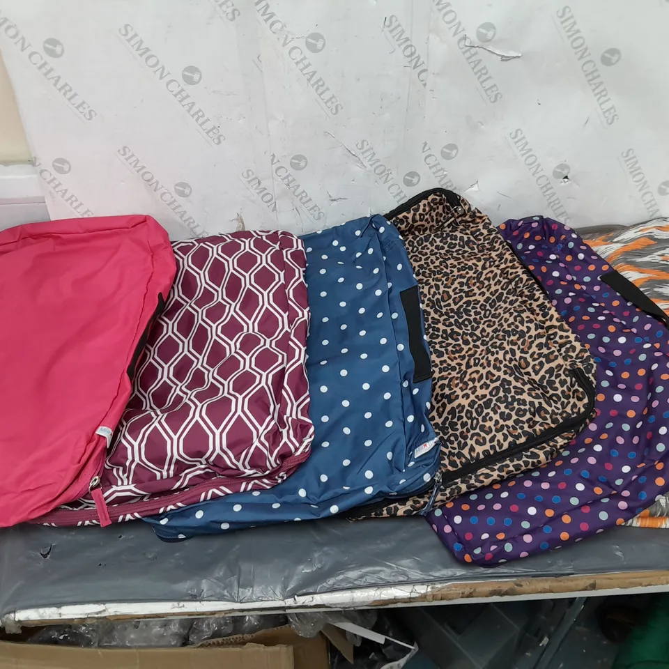 BOX OF 10 ASSORTED BAGS IN VARIOUS STYLES TO INCLUDE LUG AND MIA TUI 