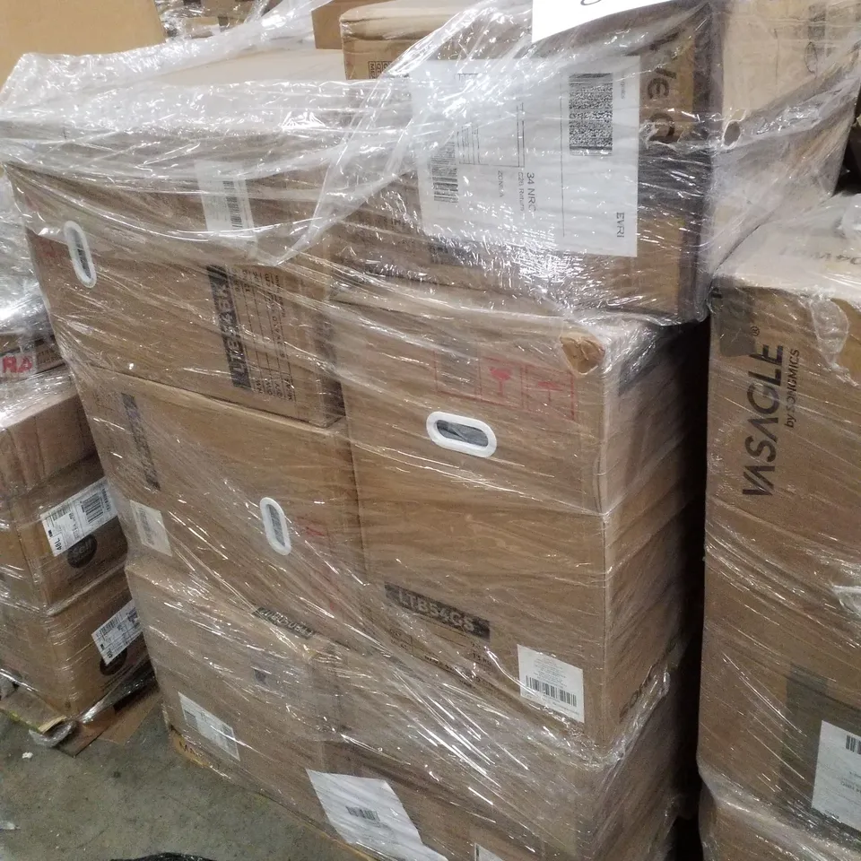 PALLET CONTAINING ASSORTED PRODUCTS INCLUDING TRASH CANS & CAT TREES