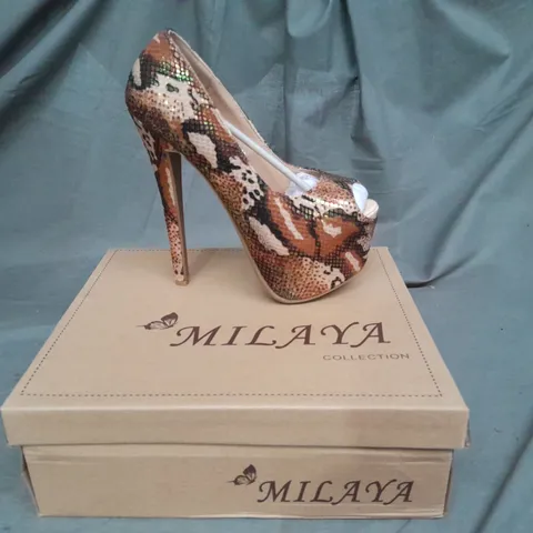APPROXIMATELY 12 SNAKE SKIN STYLE PLATFORM HIGH HEELS VARIOUS SIZES TO INCLUDE SIZE 6