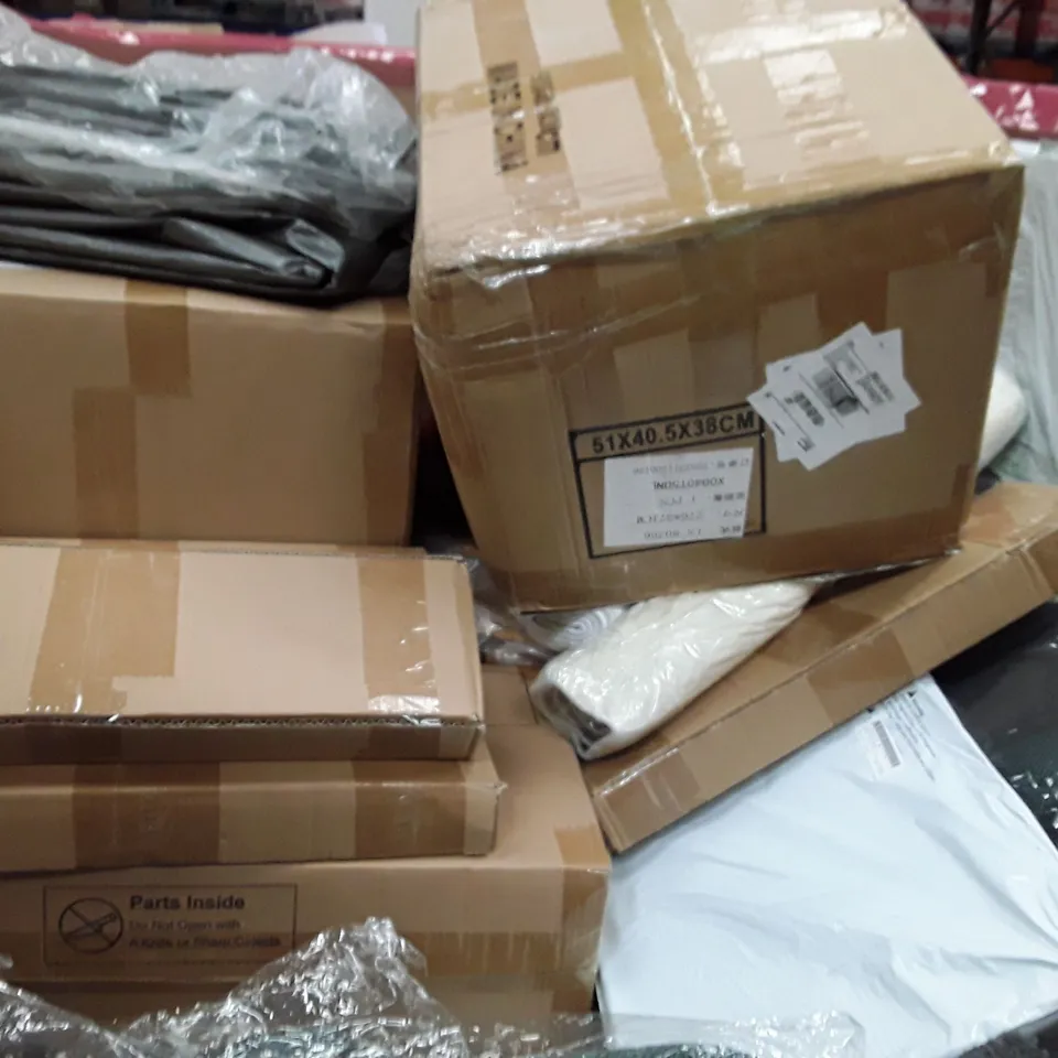 PALLET TO CONTAIN AN ASSORTMENT OF HOUSEHOLD ITEMS TO INCLUDE RUGS, BAGS, KIDS SCOOTER AND SLEEPING PADS ECT