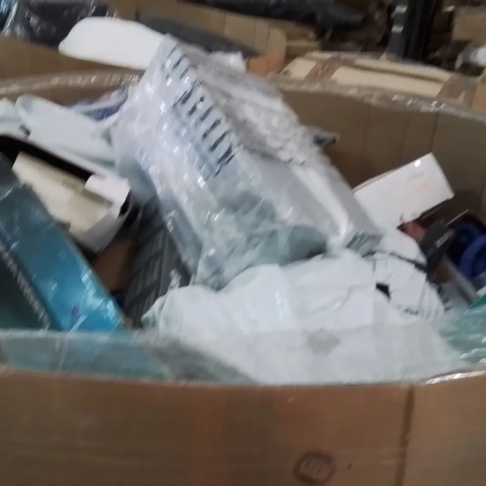 PALLET CONTAINING A LARGE QUANTITY OF HOSES