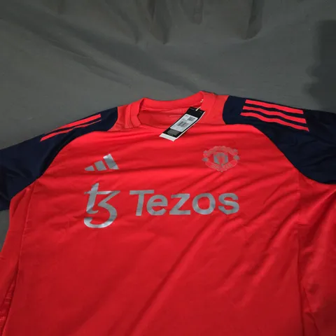 MANCHESTER UNITED FC TRAINING TOP SIZE XL