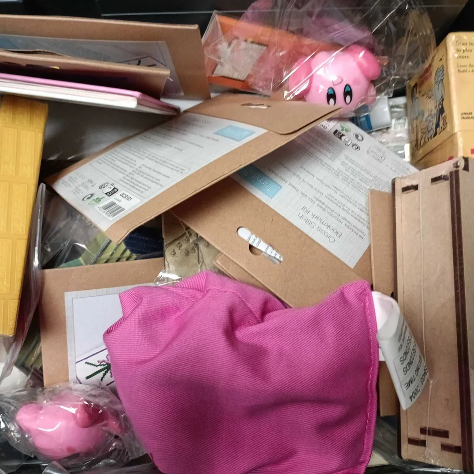 APPROXIMATELY 12 ASSORTED TOYS & GAMES PRODUCTS TO INCLUDE MAGIC PUZZLES MIGHTY LION, TALES FAMILY EDITION, TENNIS BALL, ETC