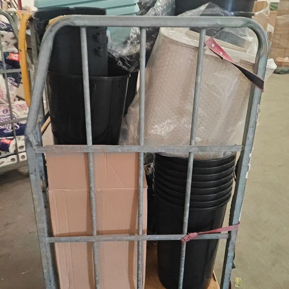 CAGE OF ASSORTED PLASTIC HOUSEHOLD STORAGE ITEMS TO INCLUDES BINS, HAMPERS AND DRAINERS