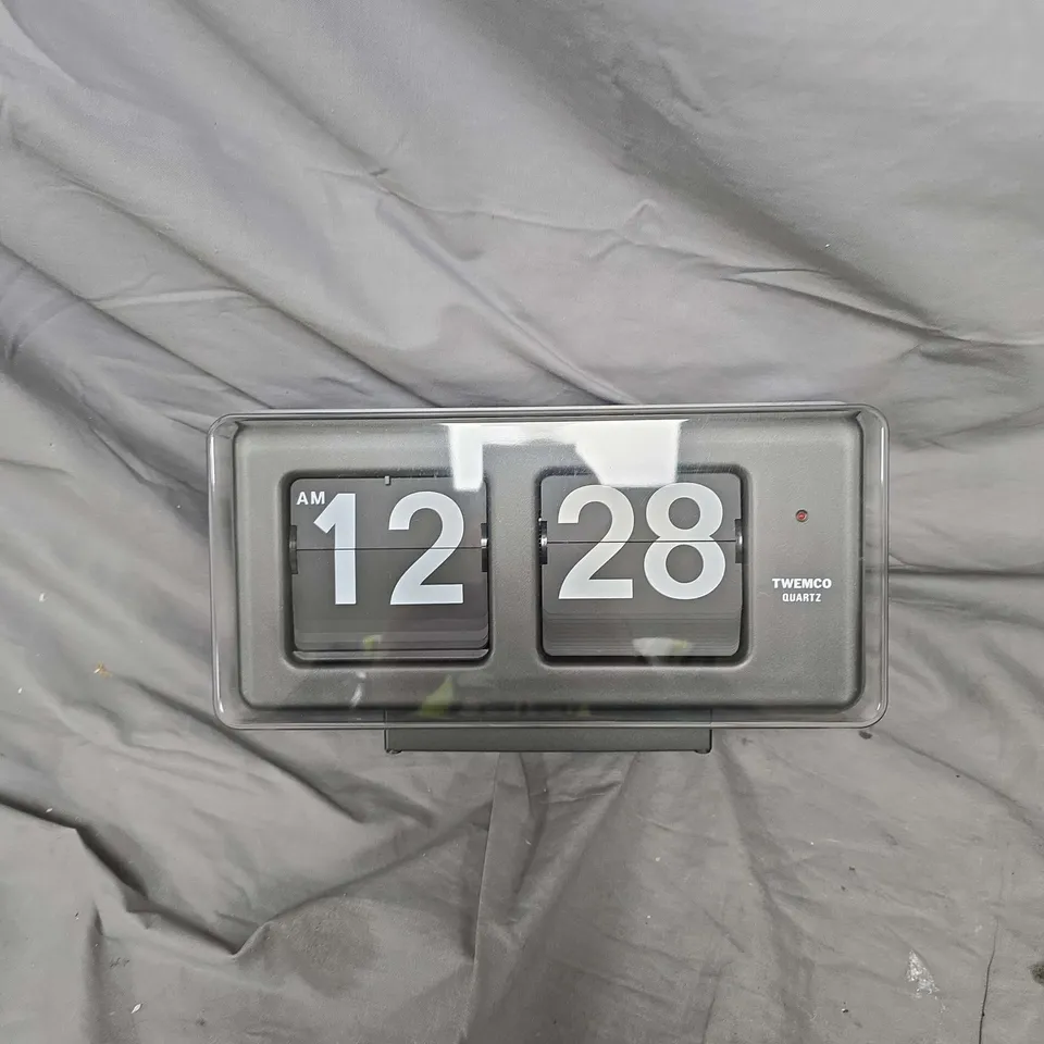 DIGITAL WALL/DESK QUARTZ CLOCK – BLACK