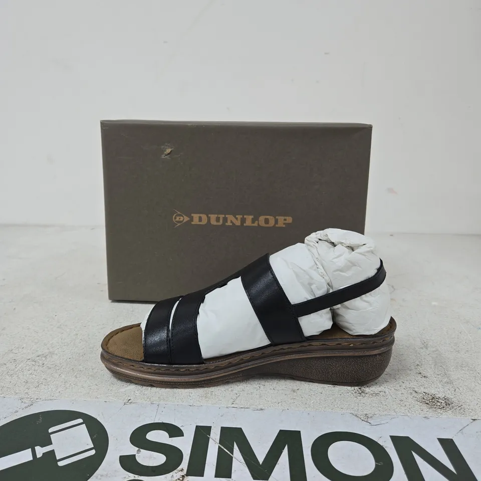 DUNLOP WOMEN'S SANDALS – BLACK LEATHER STRAPS, BROWN SOLE SIZE 6