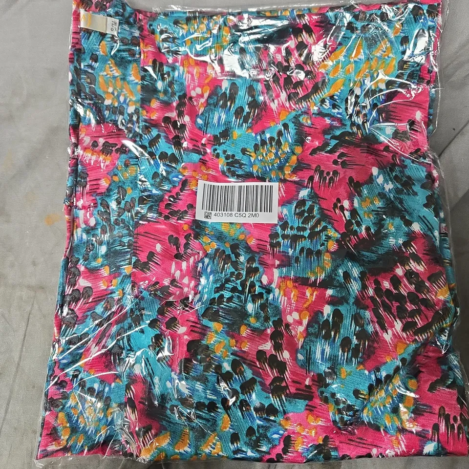 APPROXIMATELY 10 BAGGED MALISSA J PRINTED KIMONO JACKETS IN BLUE/PINK MULTI ABSTRACT PRINT - SMALL/MEDIUM