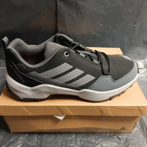 ADIDAS TERREX TRAIL SHOES – BLACK & GREY - UK SIZE 5