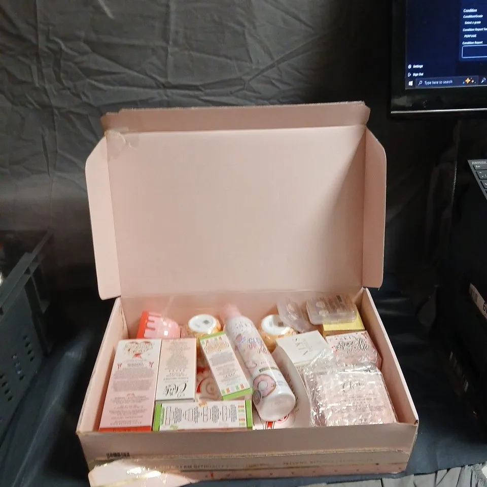 P LOUISE MAKEUP BOX SET – PINK PACKAGING WITH BUTTERFLY MOTIF - SLIGHT DAMAGE TO BOX 