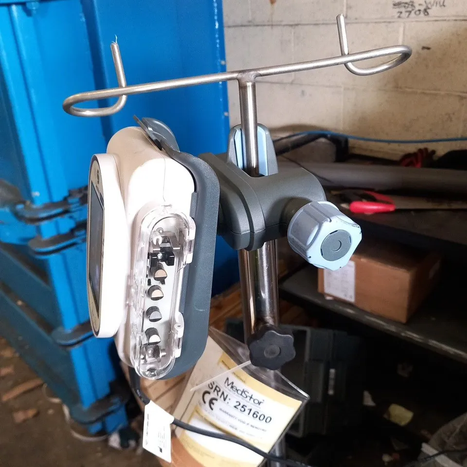 MED STOR IV POLE WITH SAPPHIRE MULTI THERAPY INFUSION PUMP