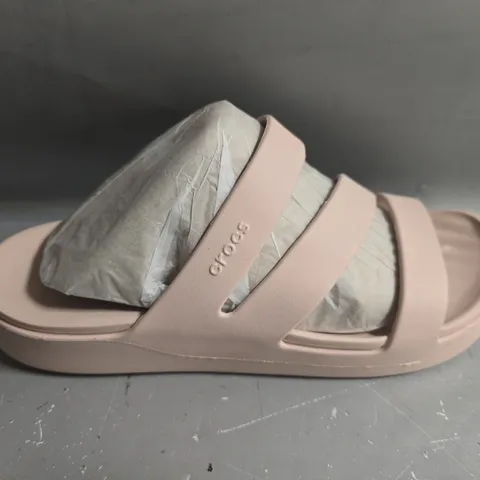 UNBOXED PAIR OF CROCS GETAWAY STRAPPY IN PINK - UK 6