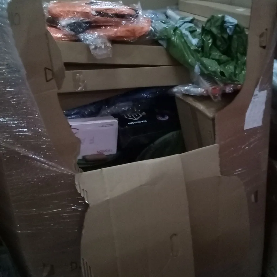 PALLET OF ASSORTED ITEMS TO INCLUDE NOMADIC BACKPACK, BOXED FOOTBALL GOAL AND BOXED SCOOTER